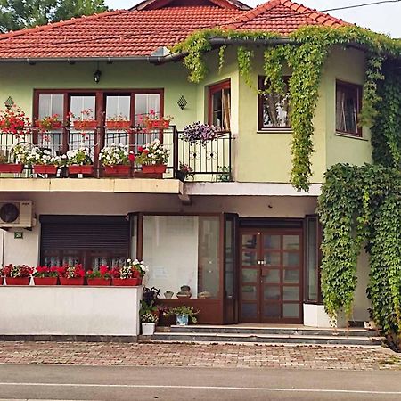 Apartman Hujic Lägenhet Bihać Exteriör bild