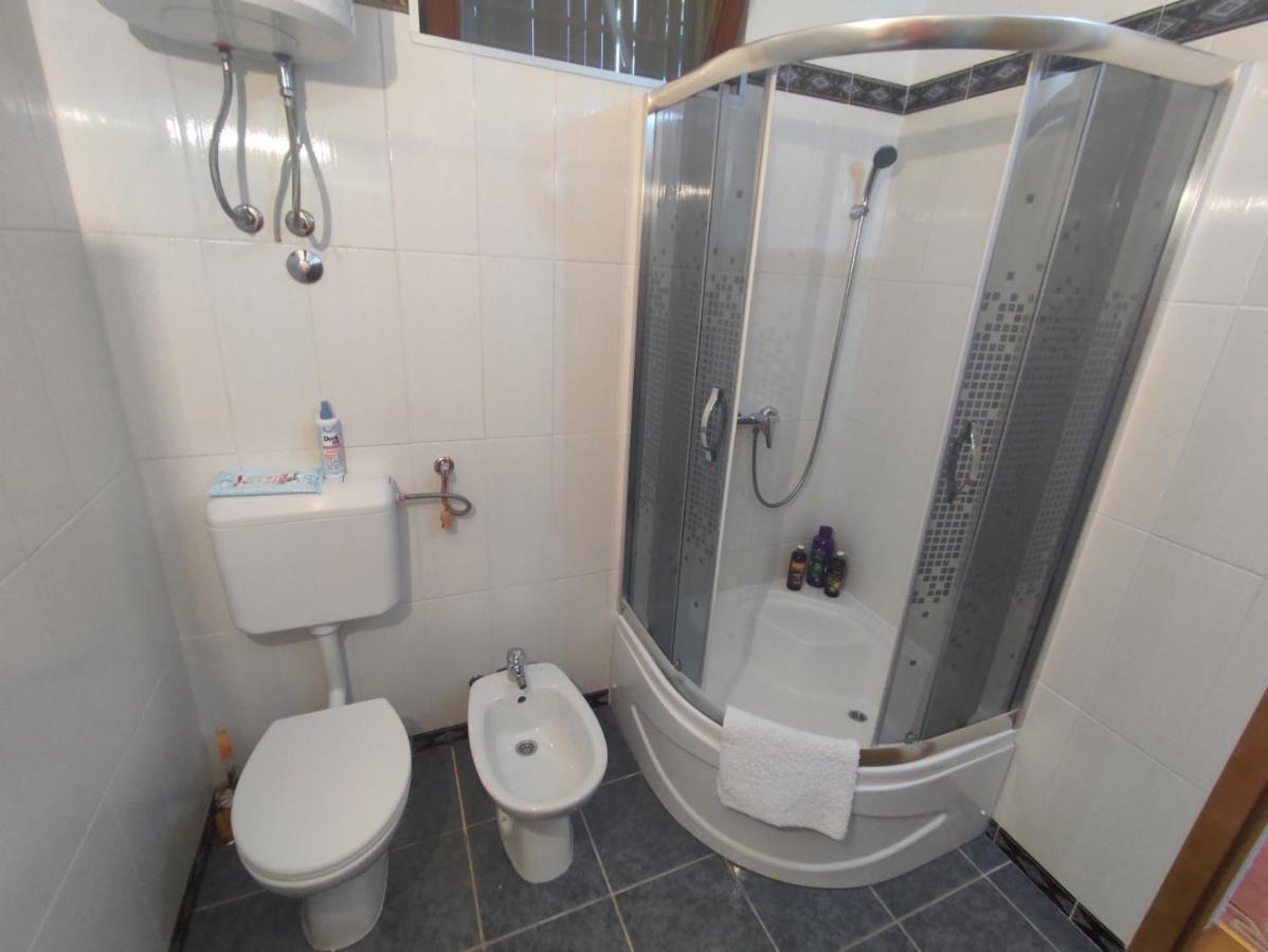 Apartman Hujic Lägenhet Bihać Exteriör bild