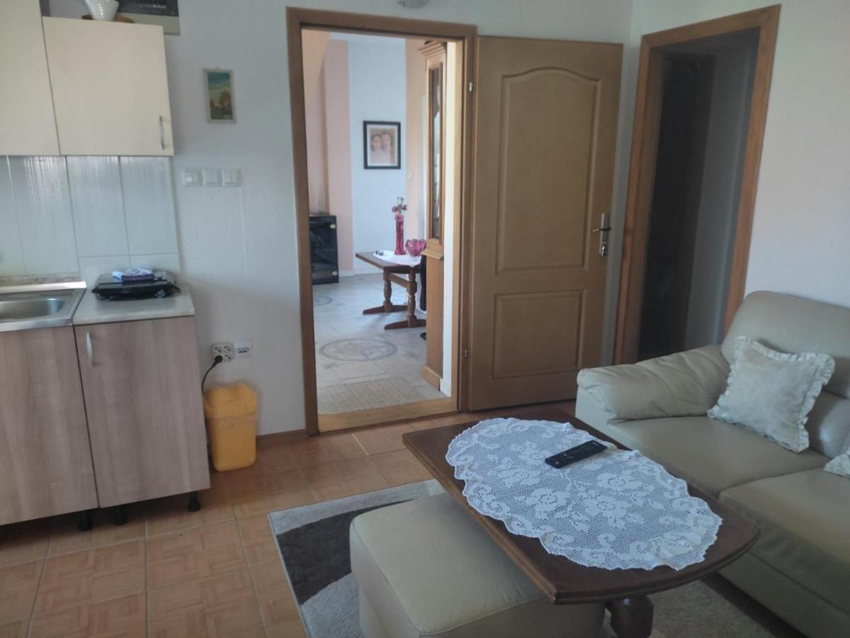 Apartman Hujic Lägenhet Bihać Exteriör bild