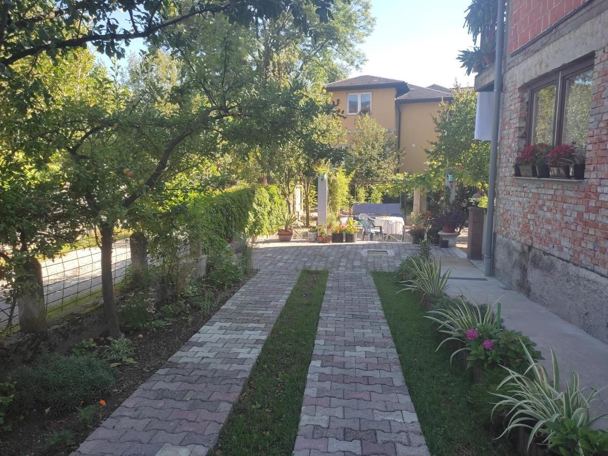 Apartman Hujic Lägenhet Bihać Exteriör bild